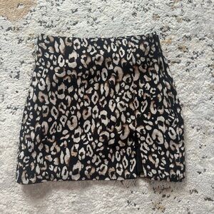 H&M Black and Cream Animal Print Mini Skirt